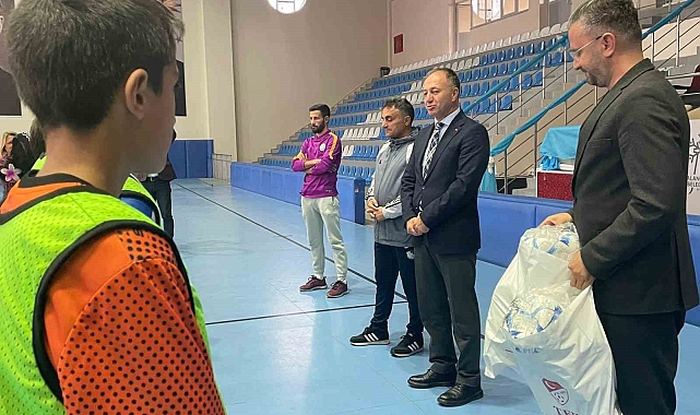 Geleceğin yıldızlarına malzeme desteği