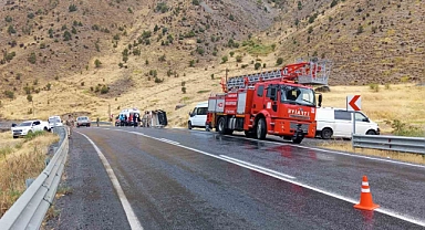 Hakkari’de kamyonet devrildi: 1 yaralı