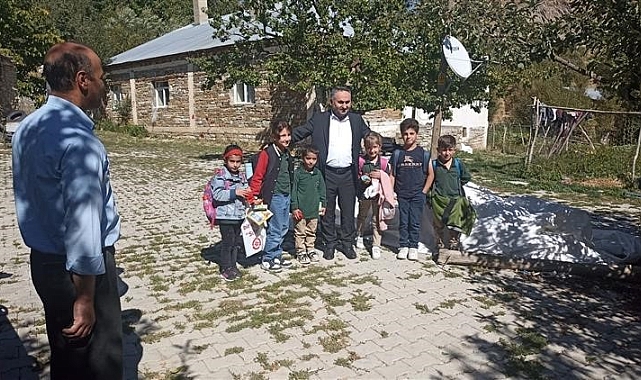 Hakkari Müftüsü Hüseyin Okuş köyleri ziyaret etti