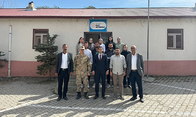 Hamur Kaymakamı Mahir, ihtiyaç sahibi aileleri ziyaret etti