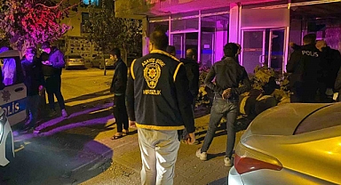 Hasarlı binadan hırsızlık yapan 4 şüpheli yakalandı