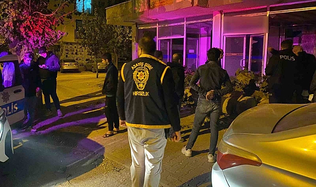Hasarlı binadan hırsızlık yapan 4 şüpheli yakalandı