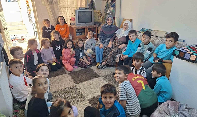 Hisarcık’ta minik öğrenciler yaşlıları unutmadı