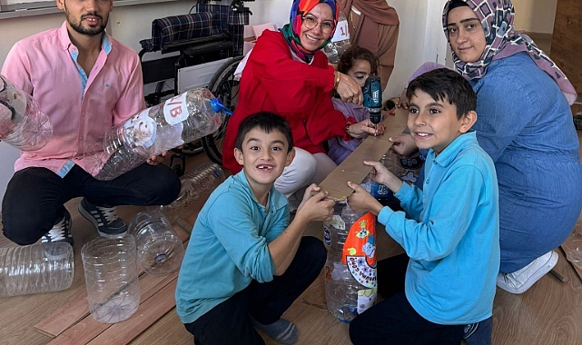 Hisarcık’ta özel öğrencilerden sokak hayvanlarına mama kabı