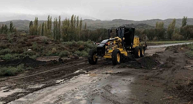 Iğdır’da selin kapattığı yollar açıldı