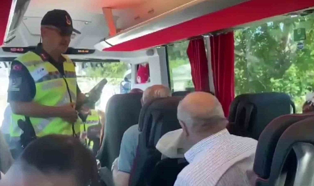 Jandarma trafikte göz açtırmıyor