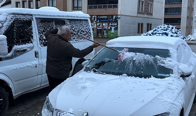 Kar Esareti Yüksekova'da Başladı