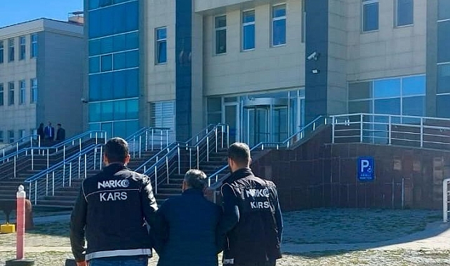 Kars'ta uyuşturucu ticaretinden 17 hapis cezası vardı: Polis kıskıvrak yakaladı