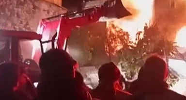 Konya’da ev yangını: 3 ev tamamen yandı, 4 evde hasar oluştu