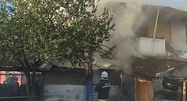 Lastikçide çıkan yangın korkutttu