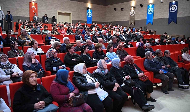 Malatya Turgut Özal Üniversitesinde Cumhuriyetin 101. yılı konferansı