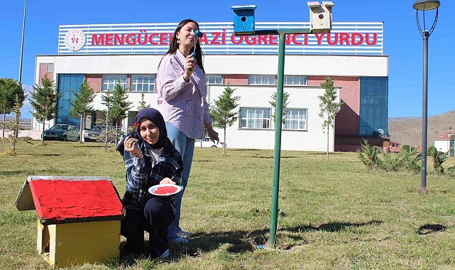 Mengücek Gazi Yurdu'nda Hayvanları Koruma Günü etkinliği