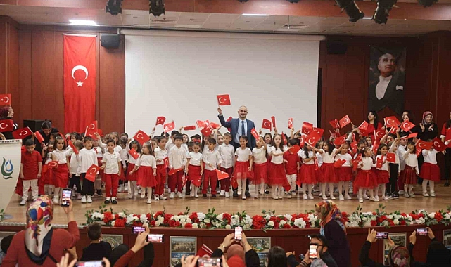 Minik öğrencilerden Cumhuriyet’in 101. yılına özel gösteri