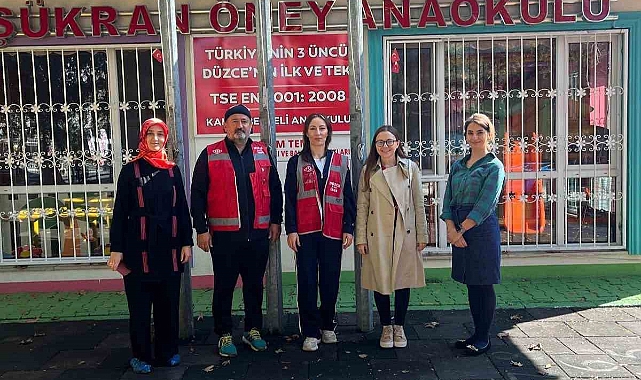 Minik öğrencilerin okulunda hijyen denetimi