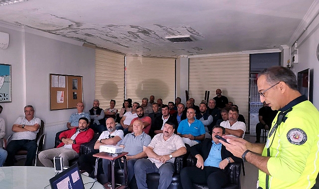 Mudanya’da servisçilere trafik polisinden seminer