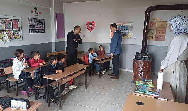 Muş Malazgirt Kaymakamı Göksu Bayram'ın köy ziyaretleri sürüyor