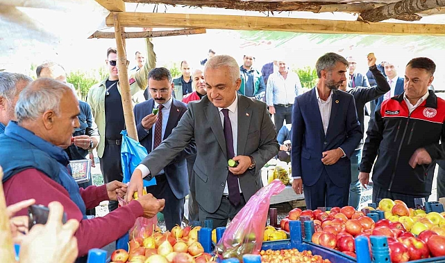 Muş Valisi Çakır, yerel üreticileri destekleyerek doğal sebze ve meyve satışını teşvik etti
