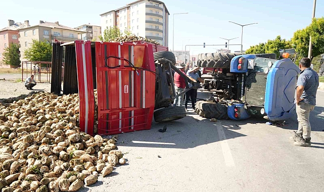 Muş'ta şeker pancarı yüklü traktör devrildi