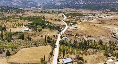 Mut’ta yol bakım çalışmaları sürüyor