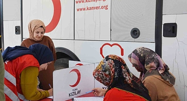 Öğrenci velileri kan bağışında bulundu