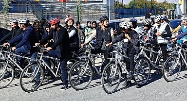 Öğrenciler madde bağımlılığına karşı pedal çevirdi