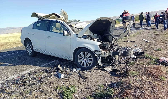 Otomobille tır çarpıştı: 1 ölü
