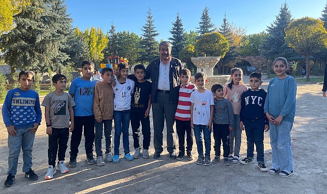 Patnos Belediye Başkanı Taşkın, çocukların hayallerini dinliyor