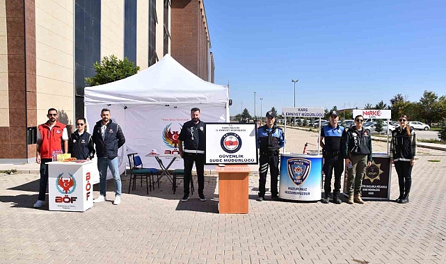 Polisten üniversite öğrencilerine bilgilendirme