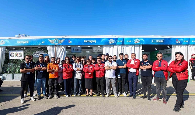 Şahin, Adana’da düzenlenen TEKNOFEST’i ziyaret etti