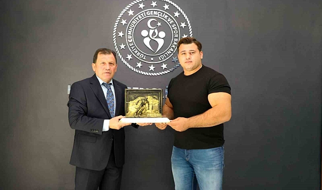 Şampiyon güreşçilerden Kayseri’ye ziyaret