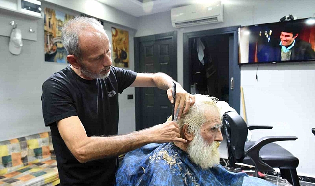 Sokakta yaşayan vatandaşa belediyeden yardım eli