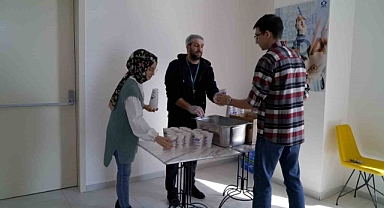 Sultangazi’de öğrencilere çorba ikramı