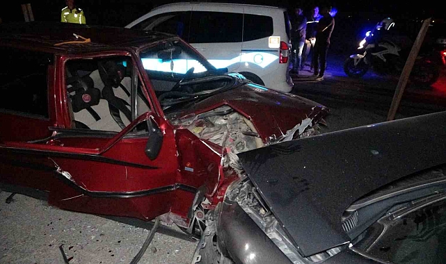 Trafik Kazası Malatya'da iki otomobil kafa kafaya çarpıştı: 1'i ağır 5 yaralı