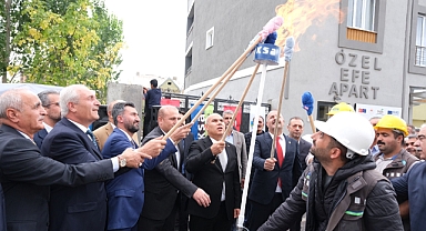 Tutak’ta vatandaşlar doğalgaza kavuştu