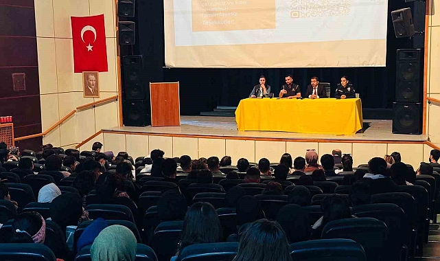 Üniversite öğrencilerine bilgilendirme