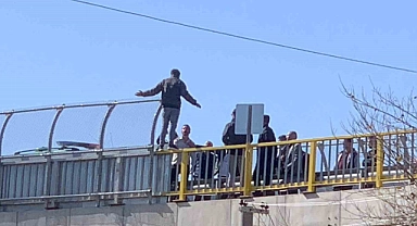 Üst geçitte intihar girişimi