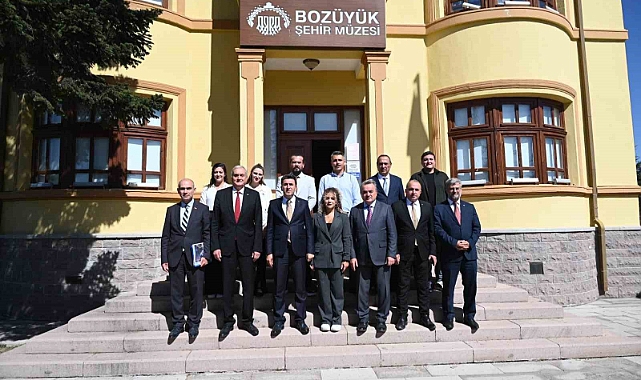 Vali Aygöl Bozüyük Şehir Müzesi ve Arşivi’ni ziyaret etti