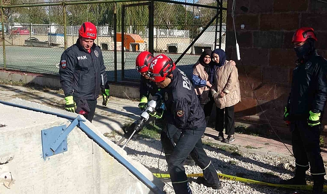 Van Depremi Yıldönümünde Deprem Tatbikatı