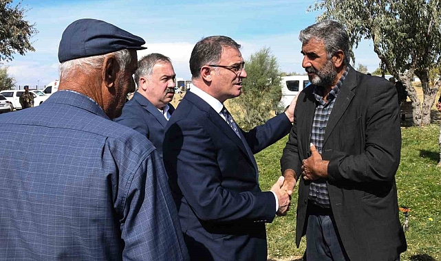 Van Valisi Ozan Balcı kayıp üniversite öğrencisi Rojin'in arama çalışmaları havadan karada ve gölde yapılıyor
