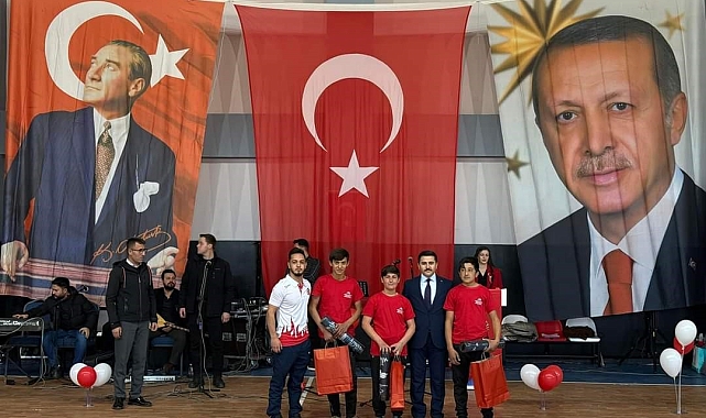 Van'ın Özalp ilçesinde Cumhuriyet Bayramı coşkuyla kutlandı