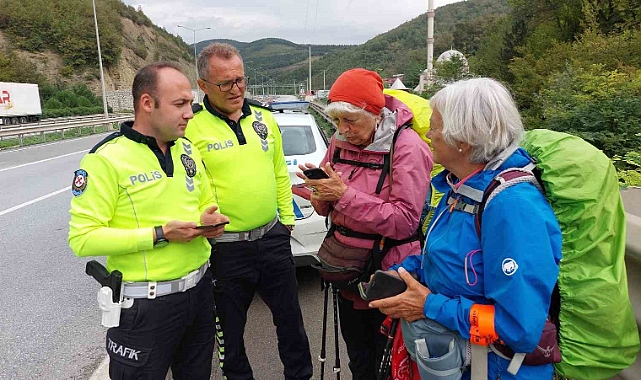 Venedik’ten yola çıkan 73 ve 79 yaşındaki kadın yazarların yürüyerek İpekyolu yolculuğu