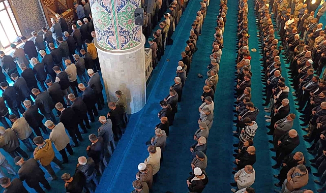 Yahya Sinvar için gıyabi cenaze namazı kılındı