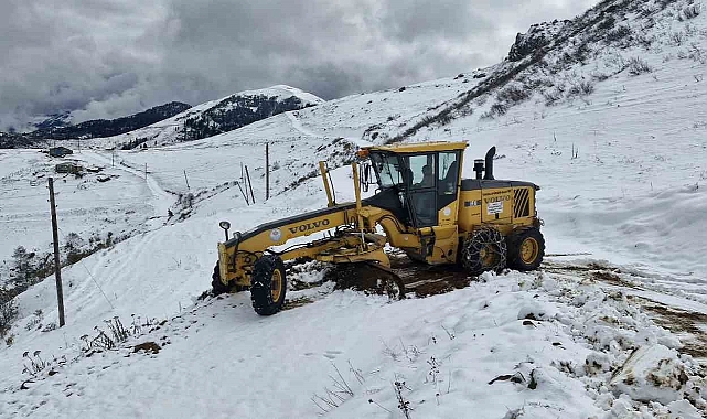 Yayla yollarında karla mücadele çalışmaları sürüyor