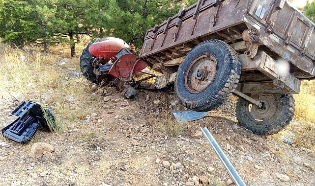 Yolcu otobüsü ile traktör çarpıştı: 1 ölü 1 yaralı