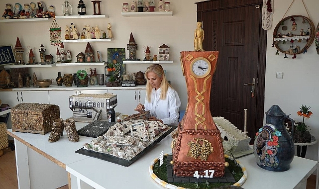 Adıyamanlı kadınlar enkaz malzemeleriyle hatıraları yaşatıyor
