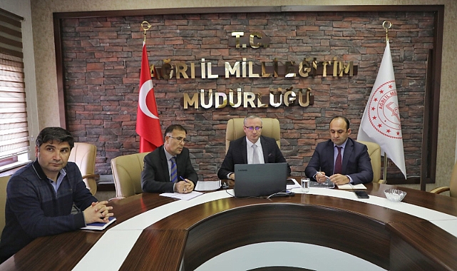 Ağrı'da "Ağrı'nın Zirvesinde Teknoloji Yarışması" için çevrimiçi toplantı düzenlendi
