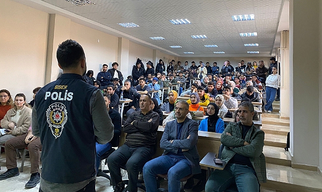 Ağrı'da bin 200 kişiye siber suçlar eğitimi verildi