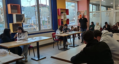 Ağrı’da gençler arasında münazara yarışmaları yapıldı