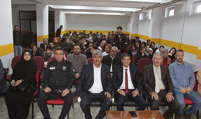 Ağrı’da “Milli Mücadele Destanı" konulu seminere düzenlendi.