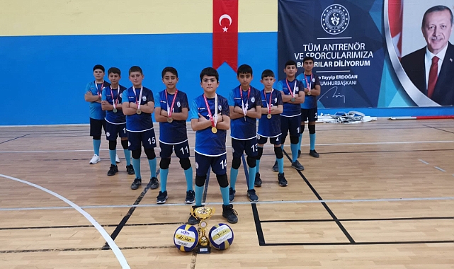 Ağrı’da “Voleybol Yıldız Erkekler ve Yıldız Kızlar İl Birinciliği” müsabakaları tamamlandı